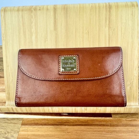 Dooney & Bourke Handbags - Dooney & Bourke Leather Wallet Clutch Snap Closure Brown